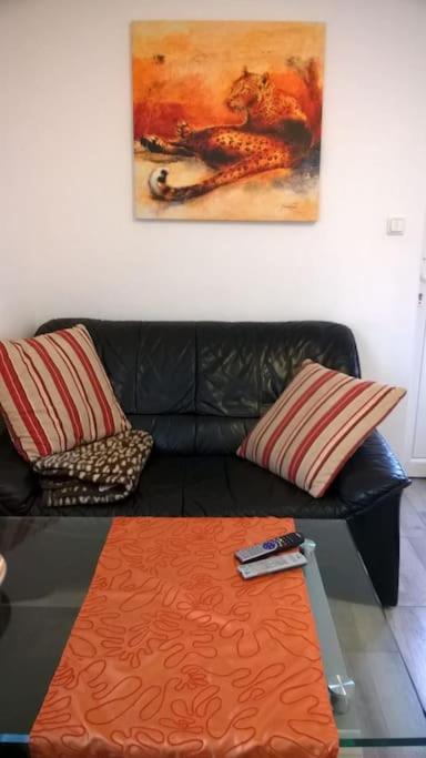 Toll Apartment Mit Privatem Eingang Free Parking Slbst Check-In Netflix 30 Zone Ruhig Duisburg Exterior photo