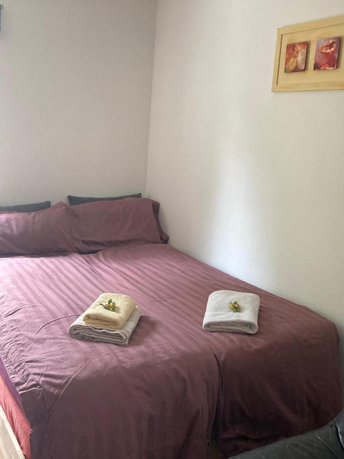 Toll Apartment Mit Privatem Eingang Free Parking Slbst Check-In Netflix 30 Zone Ruhig Duisburg Exterior photo