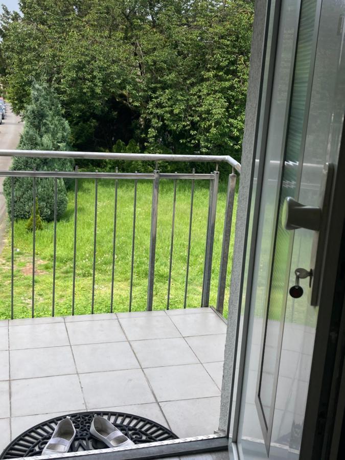 Toll Apartment Mit Privatem Eingang Free Parking Slbst Check-In Netflix 30 Zone Ruhig Duisburg Exterior photo